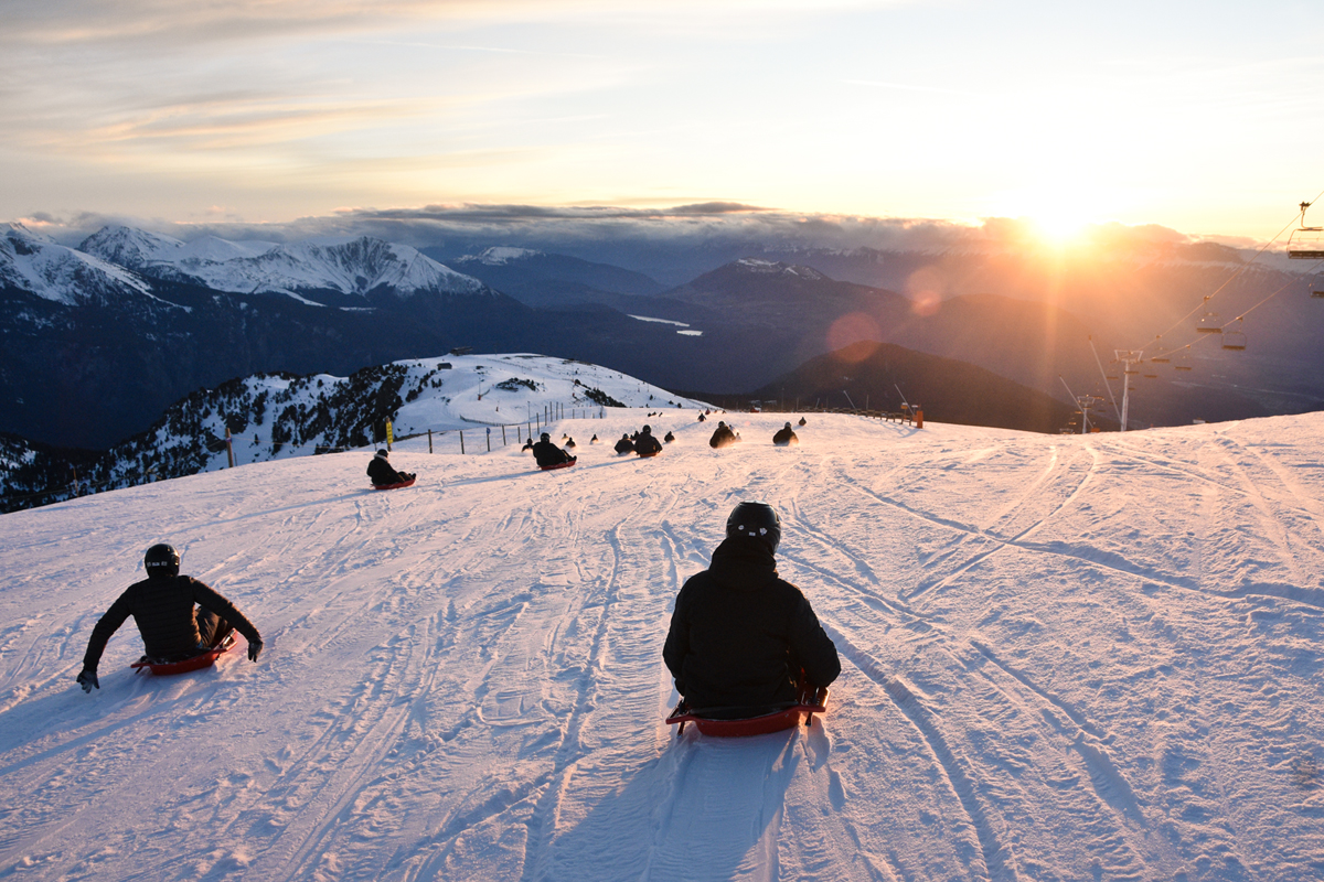 Descente En Luge Ou Yooner Au Coucher Du Soleil Et De Nuit Grenoble