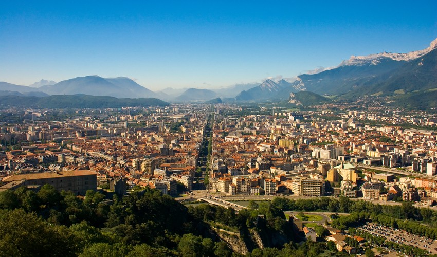 Vue depuis la Bastille sur Grenoble et les montagnes