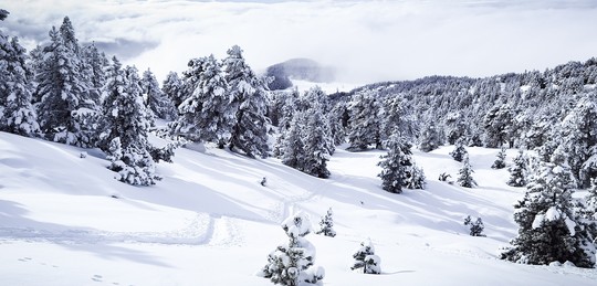 Montagne enneigée de Chamrousse sortie ski de rando