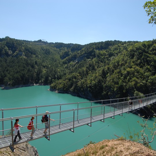 Passerelle himalayenne au dessus du Monteynard © Thiebaut