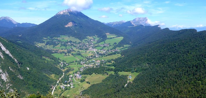 Le Sappey-en-Chartreuse Le Sappey- en-Chartreuse vu depuis le Fort du St-EYnard