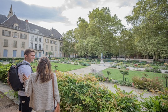 Jardin de Ville de Grenoble © Nils Louna Au Jardin de Ville de Grenoble en amoureux