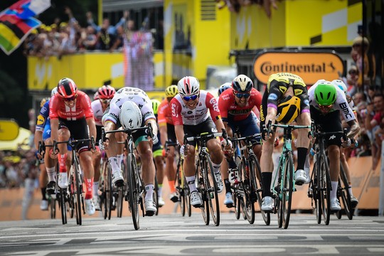 Tour de France arrivée des cyclistes 