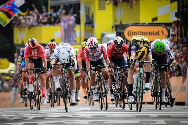 © ASO / Alex BROADWAY Tour de France arrivée des cyclistes
