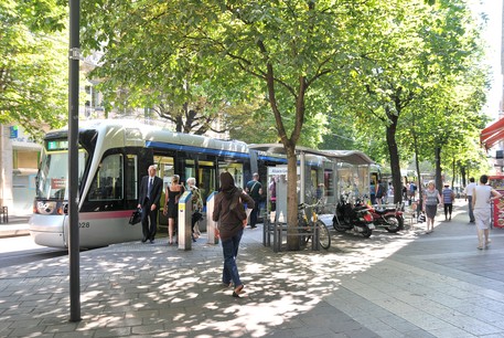 Grenoble transport on sale public