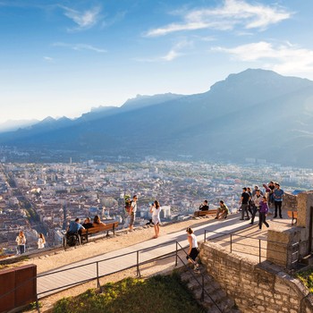 Vue depuis la Bastille sur Grenoble et le Vercors