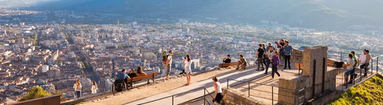 Vue depuis la Bastille sur Grenoble et le Vercors