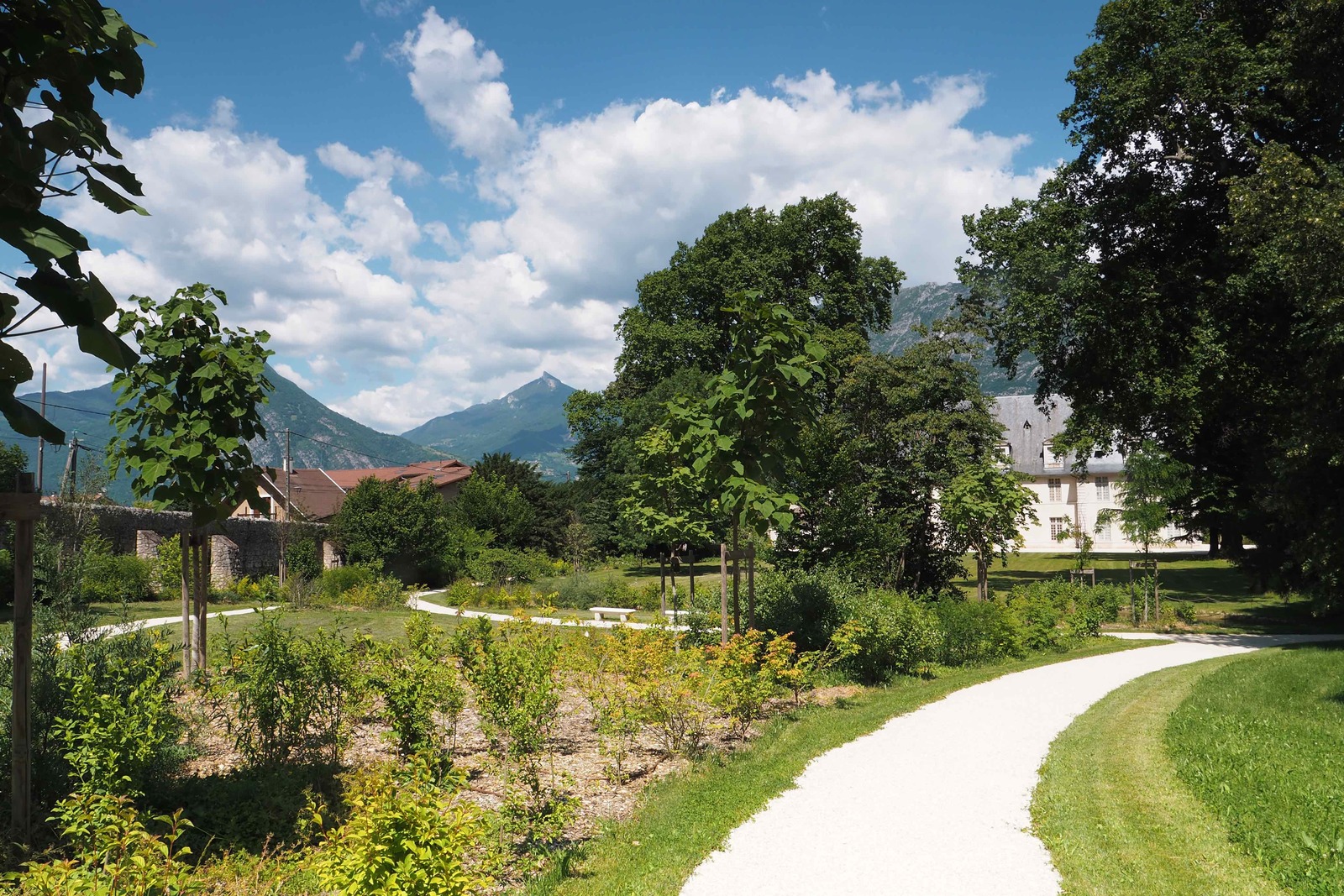 le-parc-du-ch-teau-de-sassenage-350-ans-de-jardinage-grenoble-france